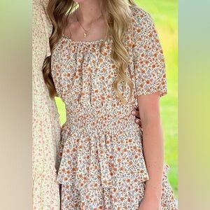 Floral Tiered Short Sleeve Dress — Cream Floral